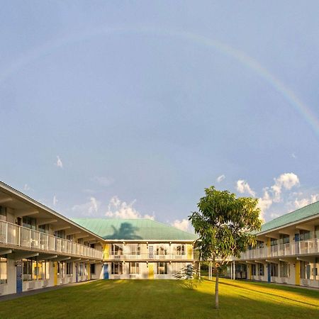 Days Inn By Wyndham Fort Pierce Midtown Bagian luar foto