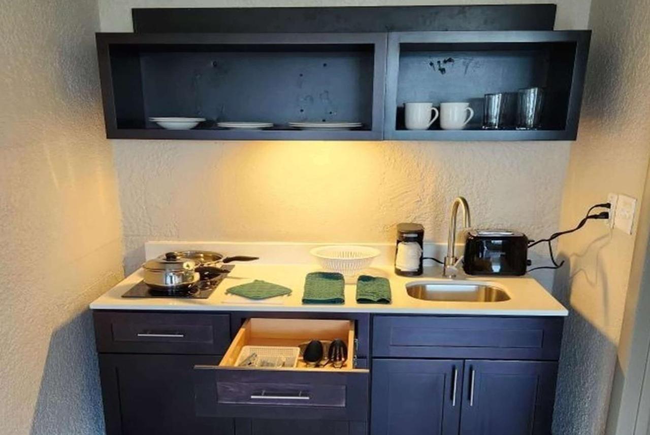 Days Inn By Wyndham Fort Pierce Midtown Bagian luar foto