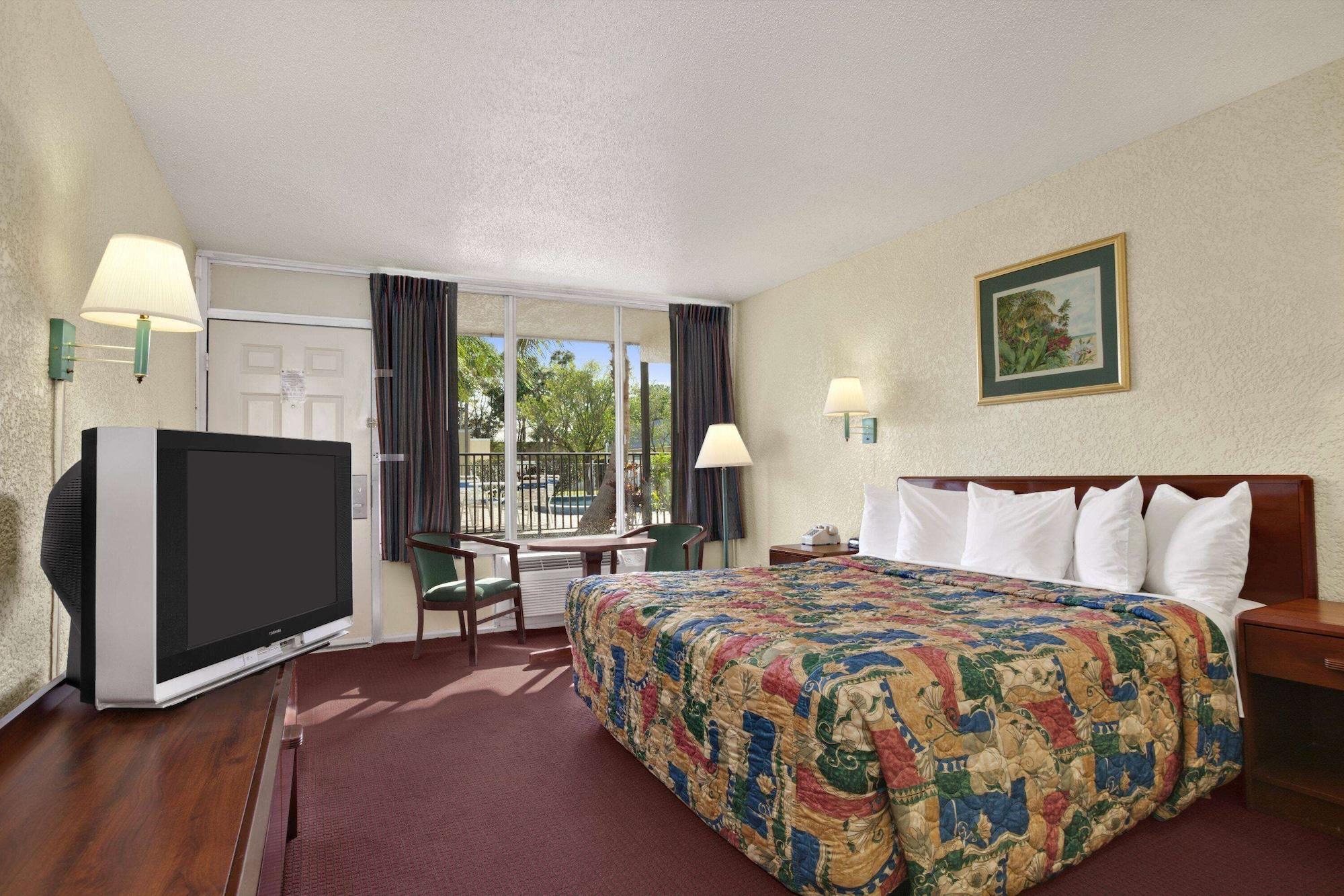 Days Inn By Wyndham Fort Pierce Midtown Bagian luar foto