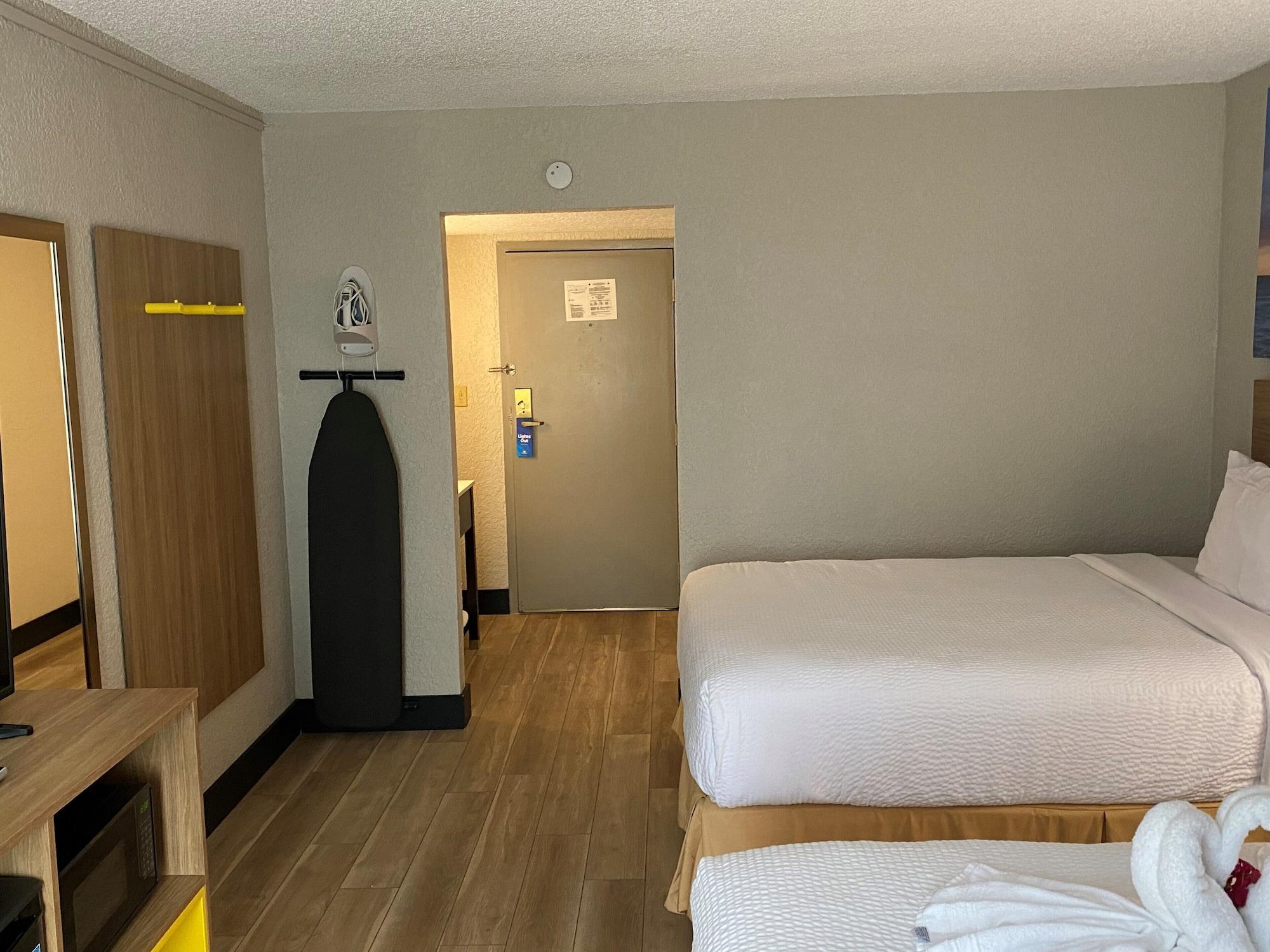 Days Inn By Wyndham Fort Pierce Midtown Bagian luar foto