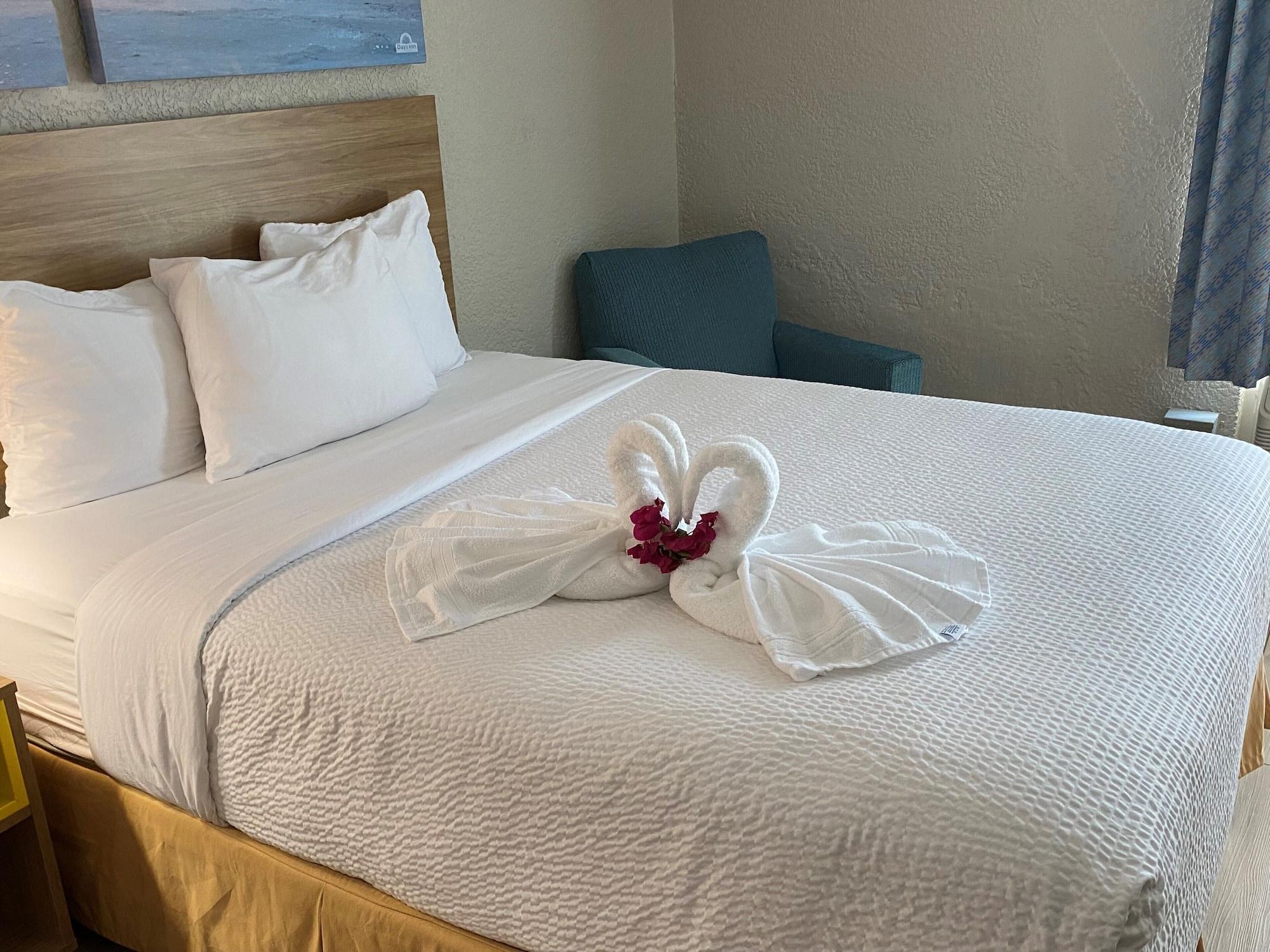 Days Inn By Wyndham Fort Pierce Midtown Bagian luar foto