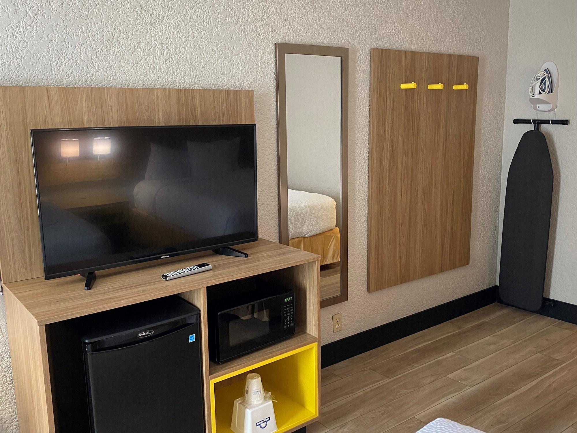 Days Inn By Wyndham Fort Pierce Midtown Bagian luar foto
