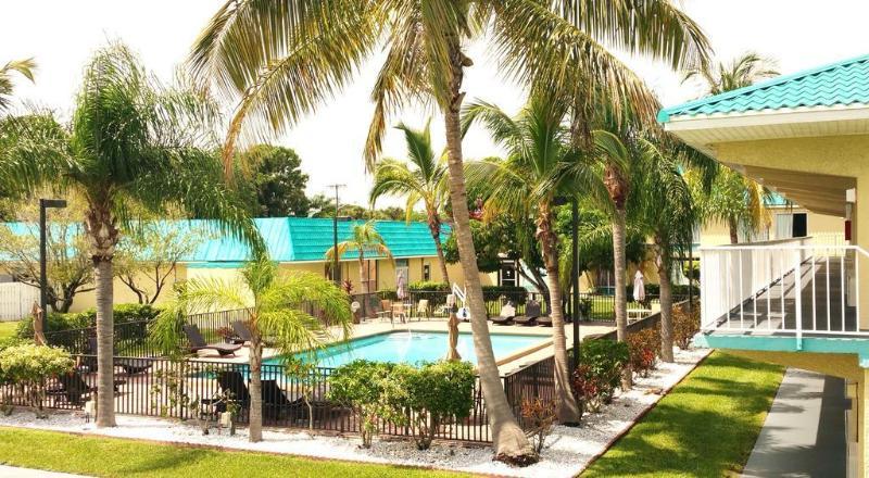 Days Inn By Wyndham Fort Pierce Midtown Bagian luar foto