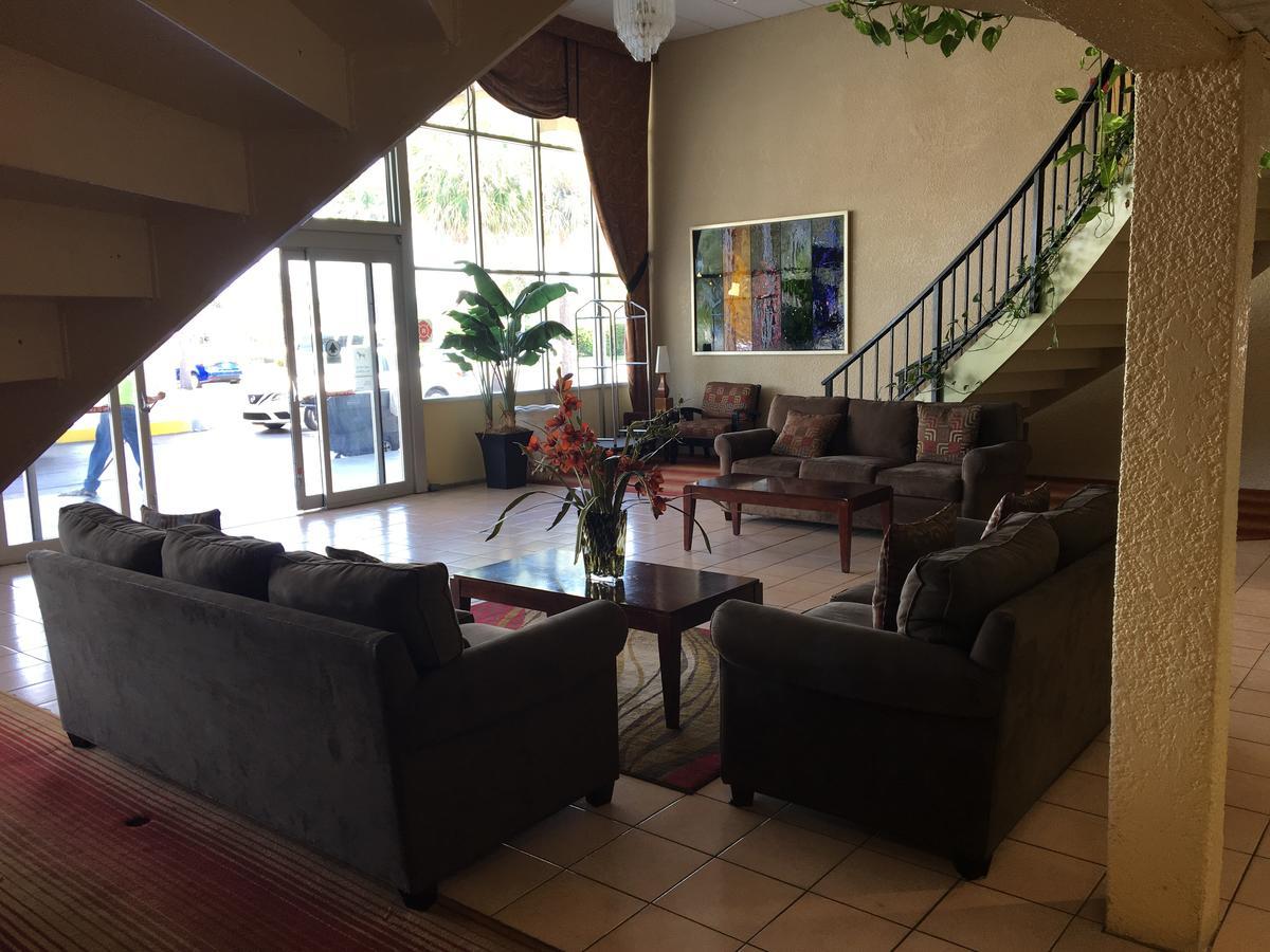 Days Inn By Wyndham Fort Pierce Midtown Bagian luar foto